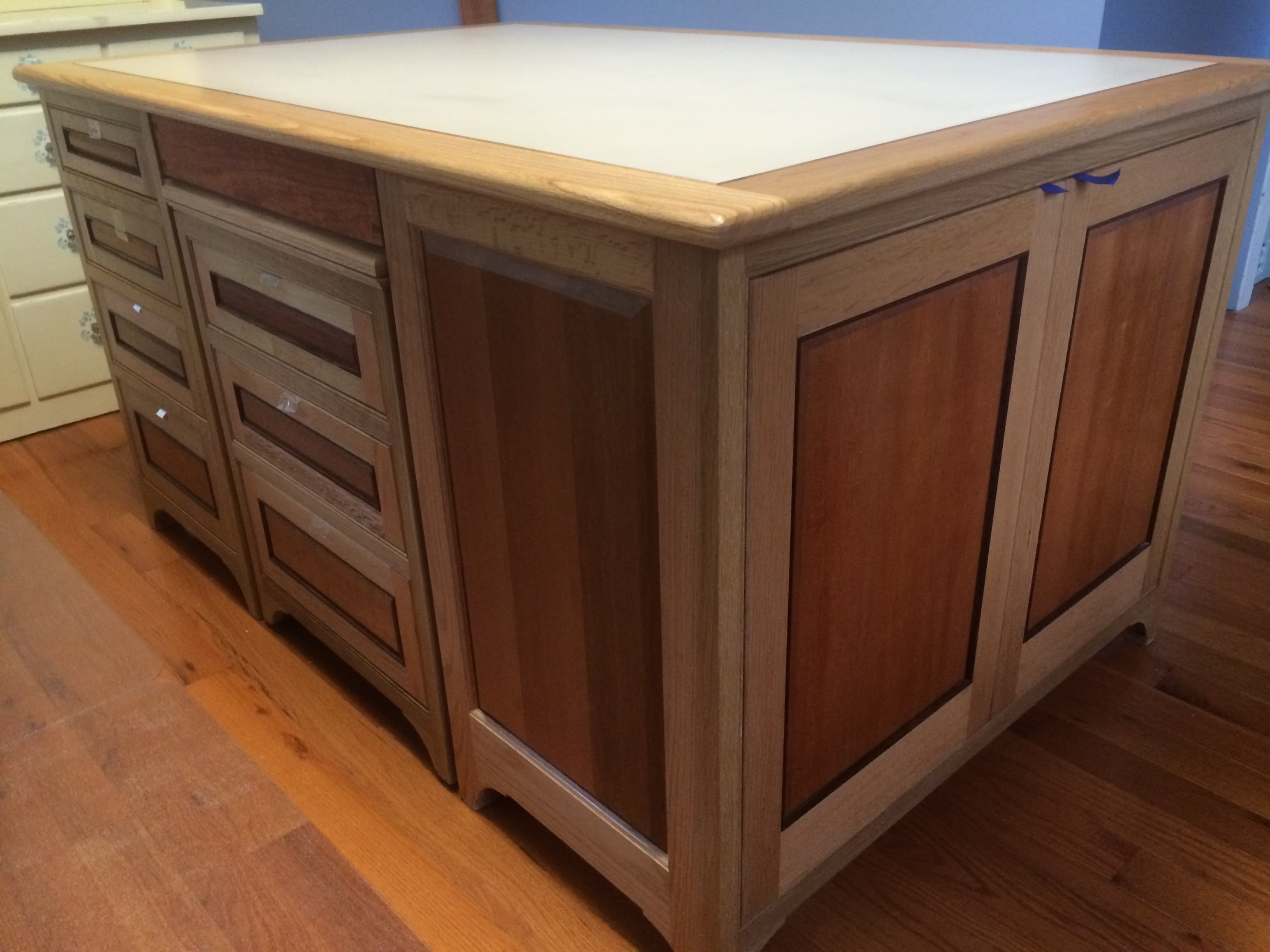 Craftsman Island Workstation